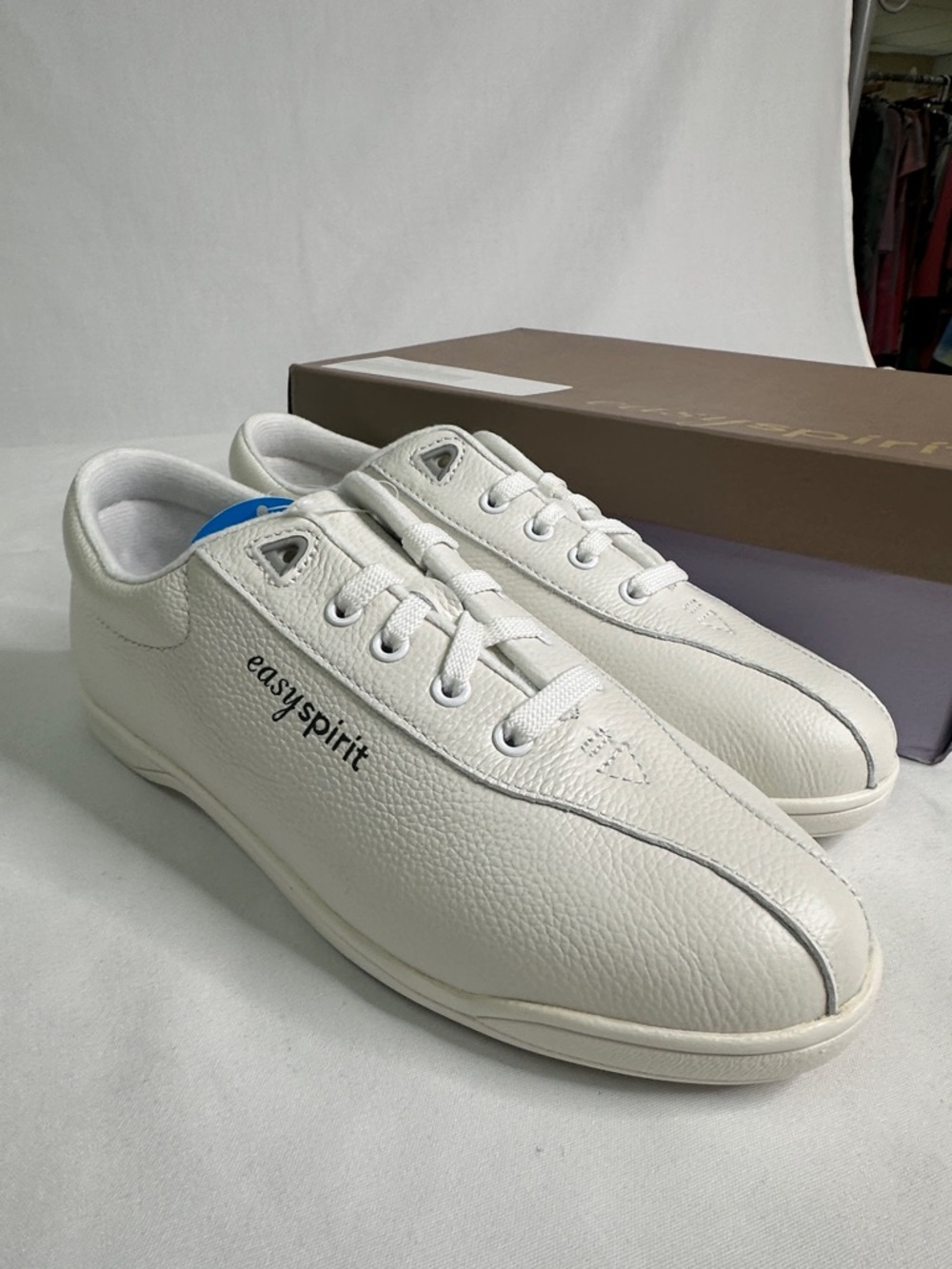 Easy Spirit Men’s White Leather Low-Top Sneakers